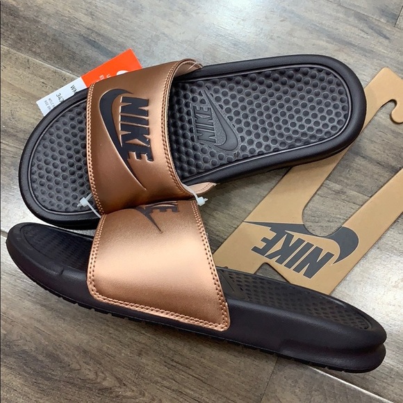 NIKE WMNS BENASSI JDI MTLC RED BRONZE/THUNDER GREY - Picture 5 of 16